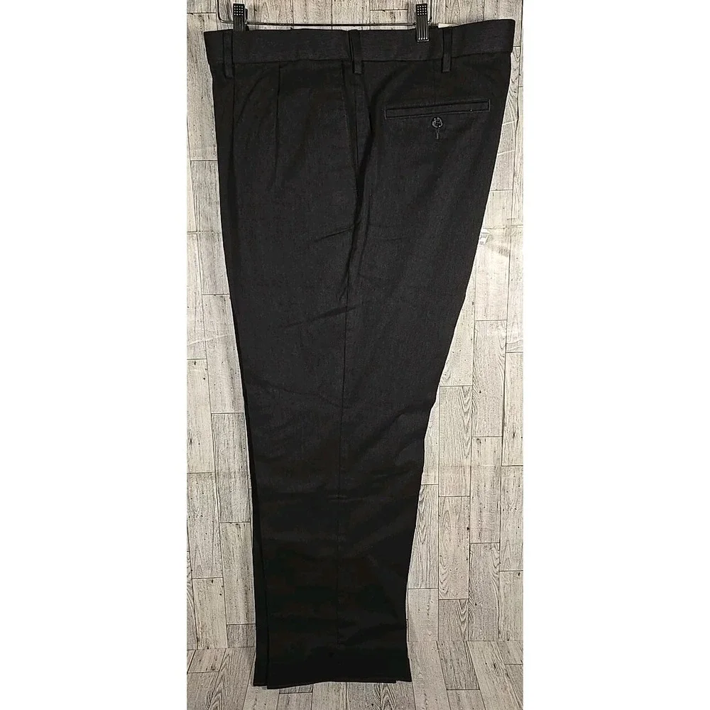 DOCKERS Pants 40x32 Dark Gray Comfort Khaki Pleated Relaxed Fit Stretch Mens NEW
